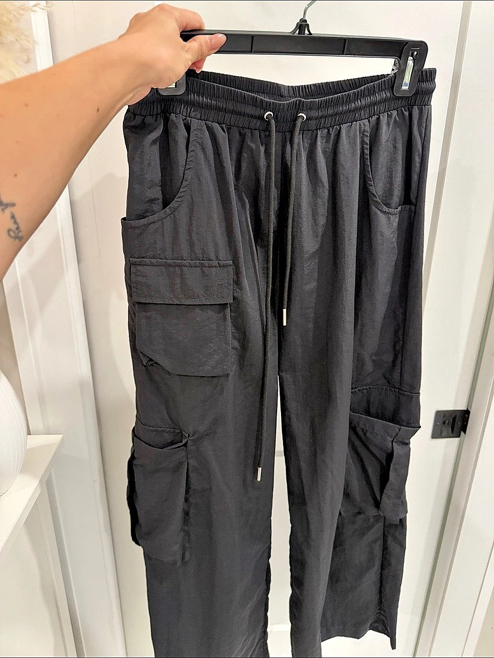 Paperdown Black Cargo Jogger Pants Size Medium Like New